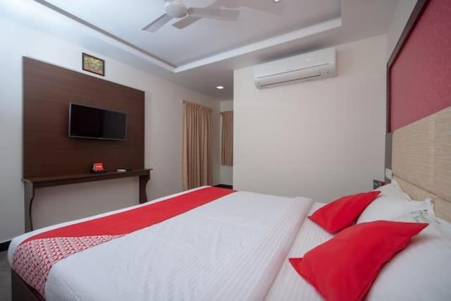 فندق Famous Residency Tiruchirappalli المظهر الخارجي الصورة